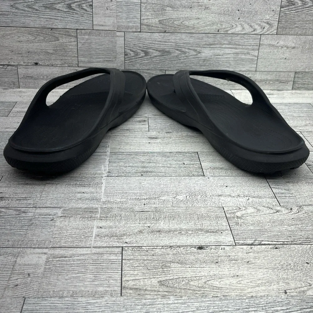 Crocs Classic Black Comfort Flip Flop Sandals 202635 Men Size‎ 11